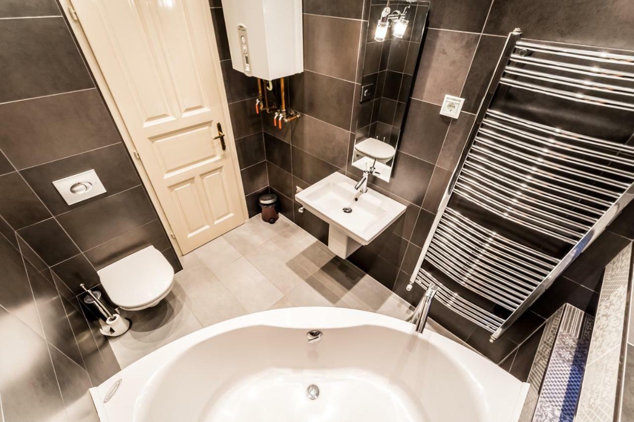 Bpr B&W Elegant Home Budapest Ngoại thất bức ảnh