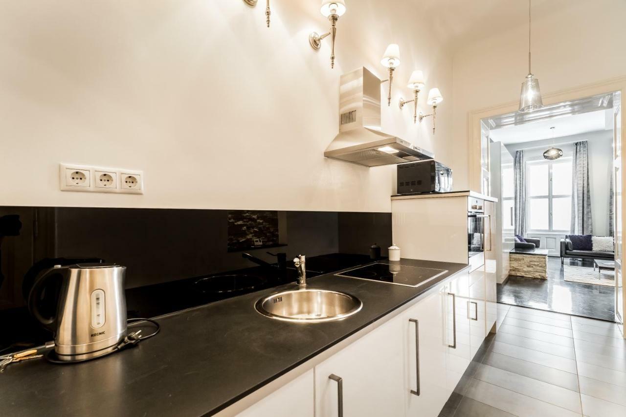 Bpr B&W Elegant Home Budapest Ngoại thất bức ảnh