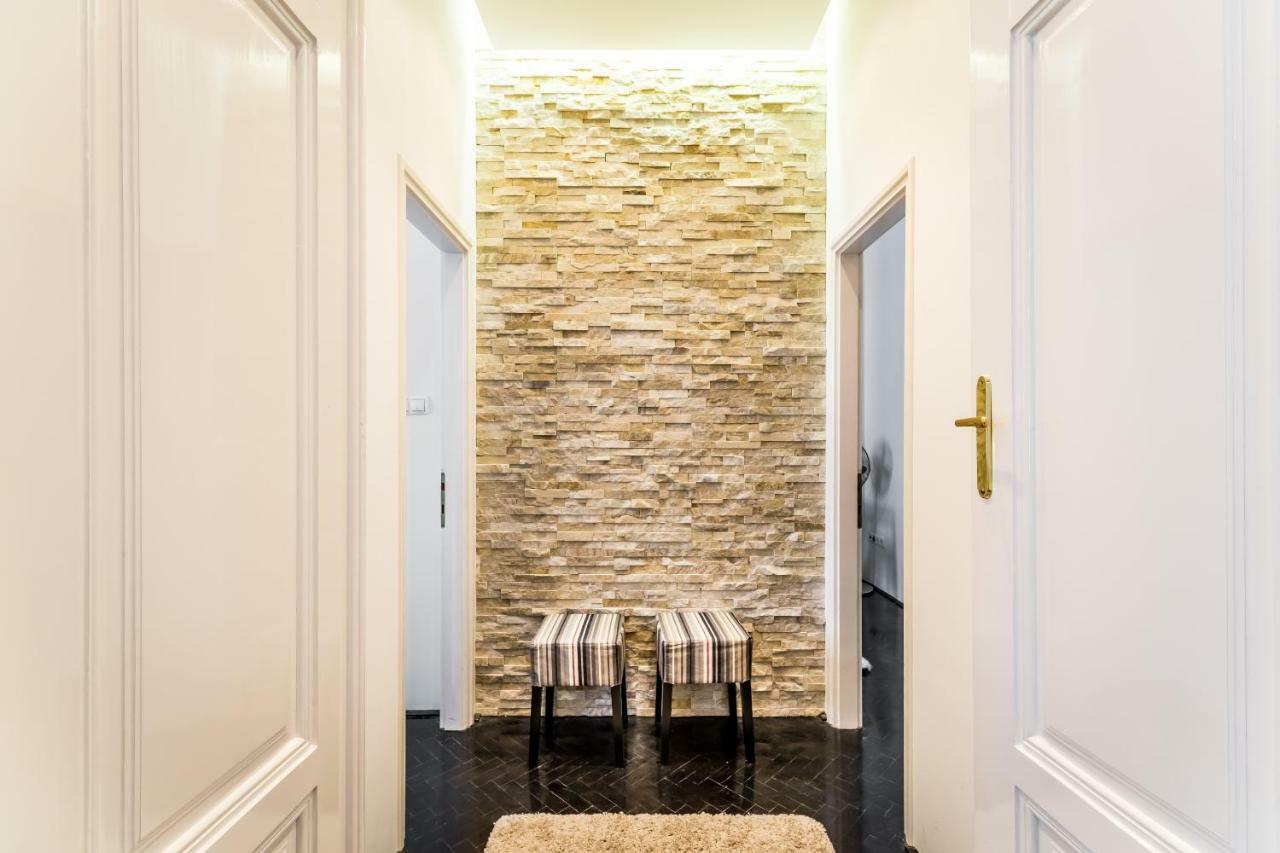 Bpr B&W Elegant Home Budapest Ngoại thất bức ảnh