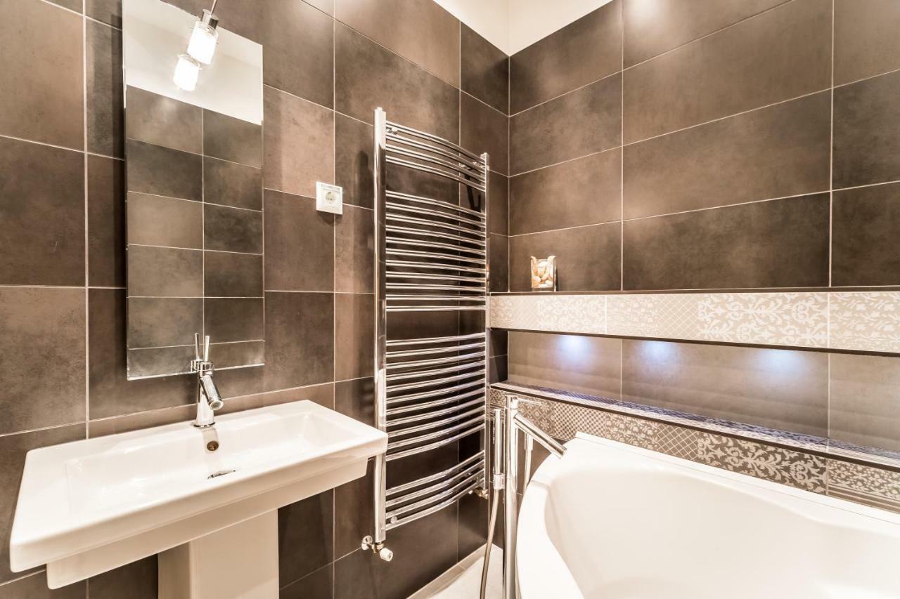 Bpr B&W Elegant Home Budapest Ngoại thất bức ảnh