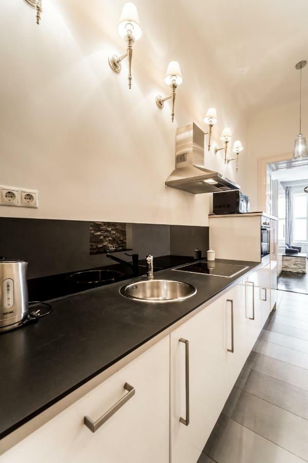 Bpr B&W Elegant Home Budapest Ngoại thất bức ảnh