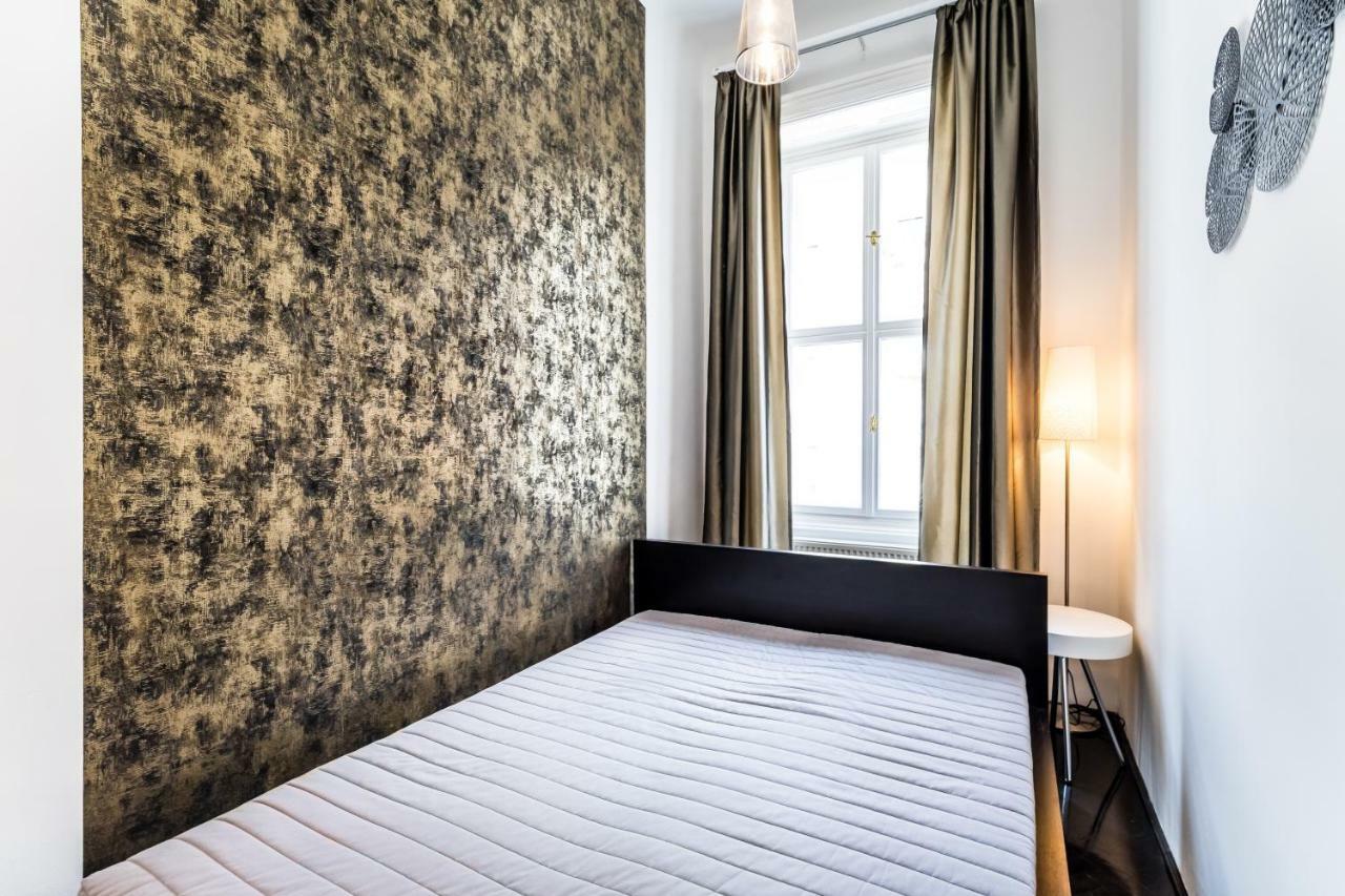Bpr B&W Elegant Home Budapest Ngoại thất bức ảnh